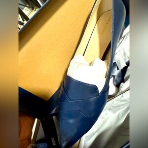 Cole Haan Women’s Camila Skimmer Pump
Brand New Flawless Condition - Never Worn